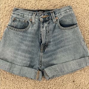 BDG Mom Short Size 25
